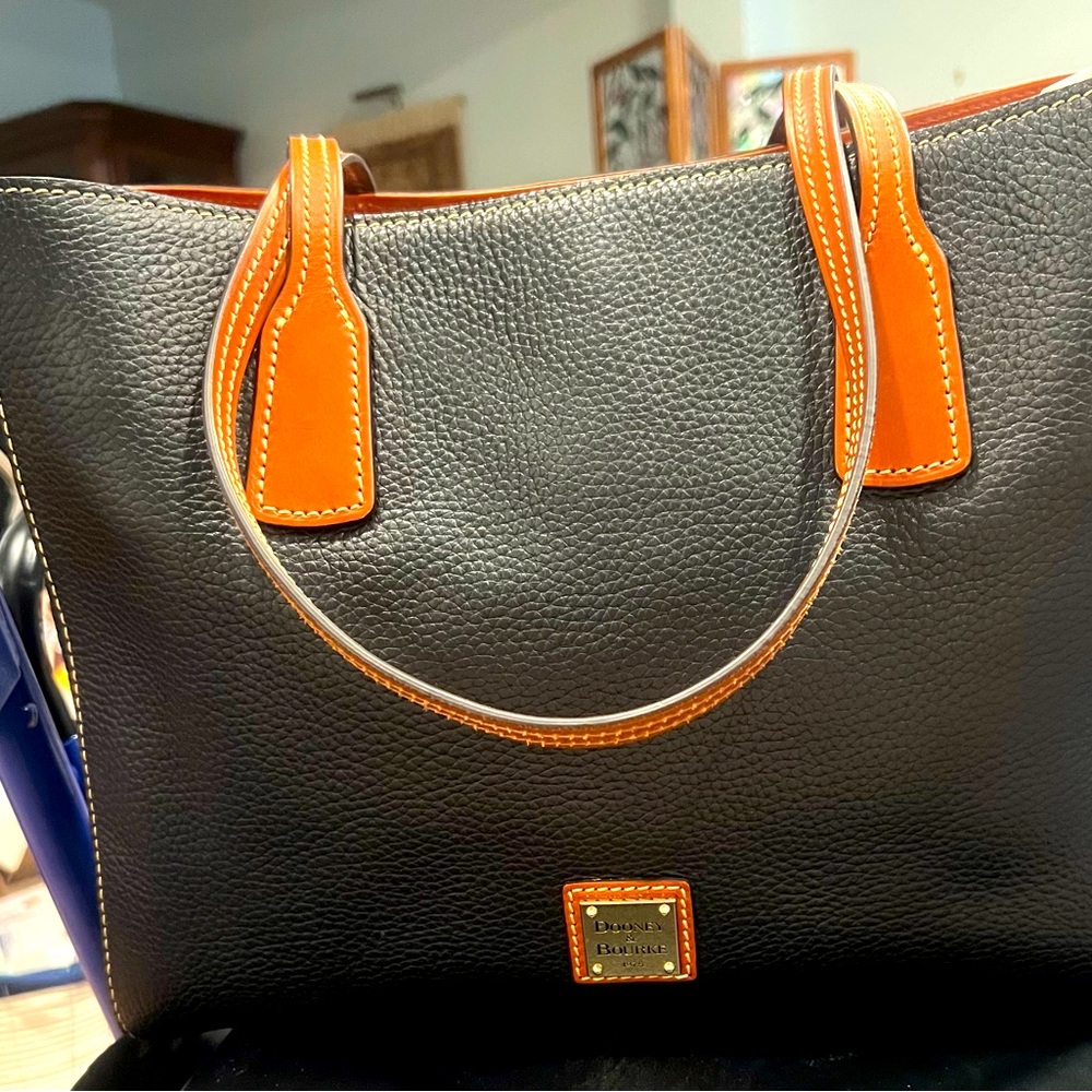 Dooney & Bourke Ashton Tote. Lightweight, key hook & pebble  grain leather,